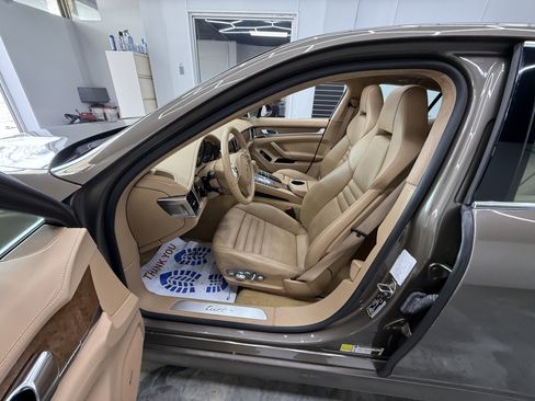 Used 2010 Porsche Panamera Turbo image 11