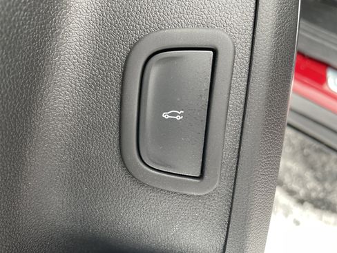 Certified 2025 GMC Acadia Denali w/ Super Cruise Package image 35