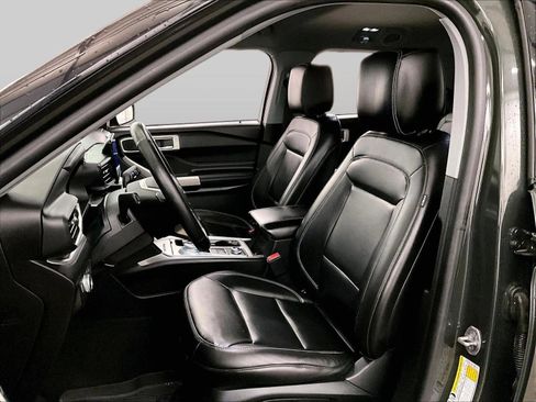 Certified 2022 Ford Explorer XLT w/ Equipment Group 202A AWD/4WD image 24