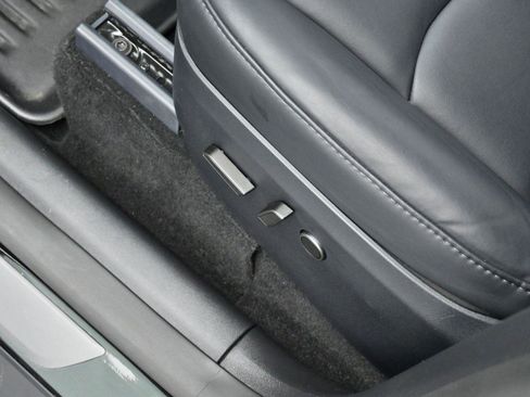 Used 2024 Tesla Model Y Performance image 14