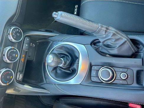 Used 2024 MAZDA MX-5 Miata RF Grand Touring image 17