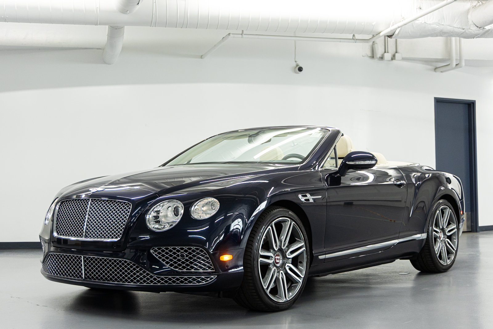 Used 2017 Bentley Continental GT AWD/4WD image 3