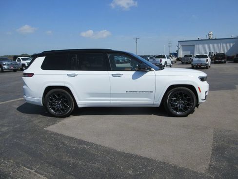 Used 2025 Jeep Grand Cherokee L Summit AWD/4WD image 5