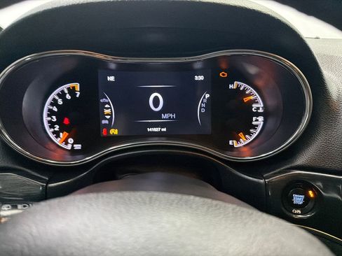 Used 2017 Jeep Grand Cherokee Trailhawk AWD/4WD image 28