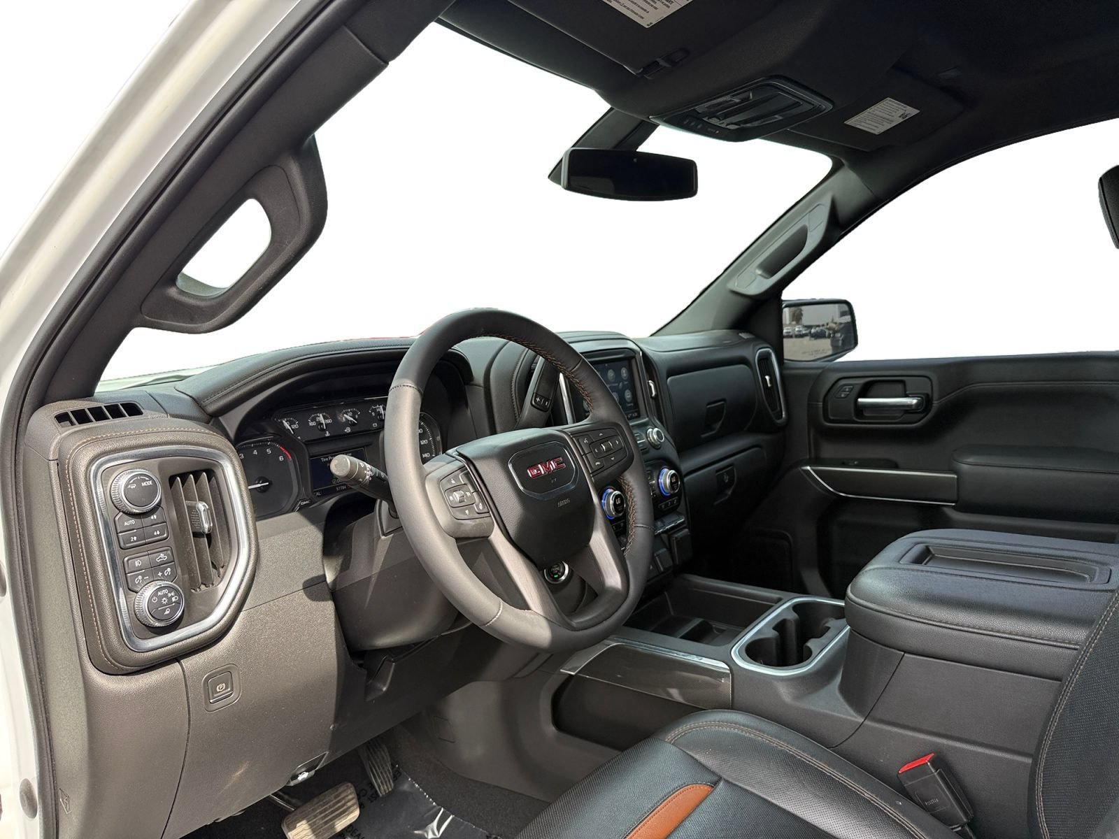Used 2022 GMC Sierra 1500 AT4 AWD/4WD image 9