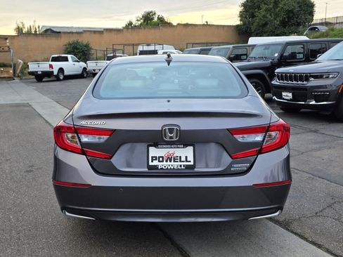 Used 2020 Honda Accord Touring image 4
