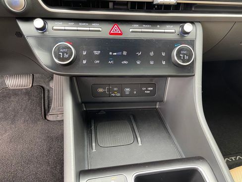 Used 2025 Hyundai Sonata Limited image 24