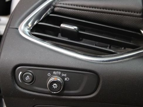 Used 2016 Chevrolet Malibu Premier FWD image 14