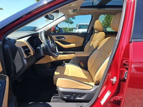 Used 2023 Nissan Rogue Platinum FWD image 5