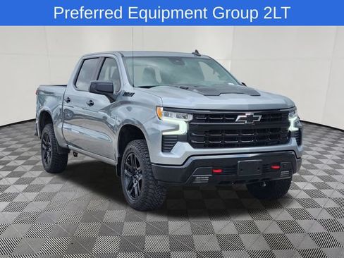 Used 2024 Chevrolet Silverado 1500 LT Trail Boss w/ Convenience Package II AWD/4WD image 2
