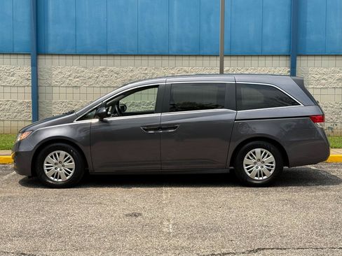 Used 2016 Honda Odyssey LX image 8