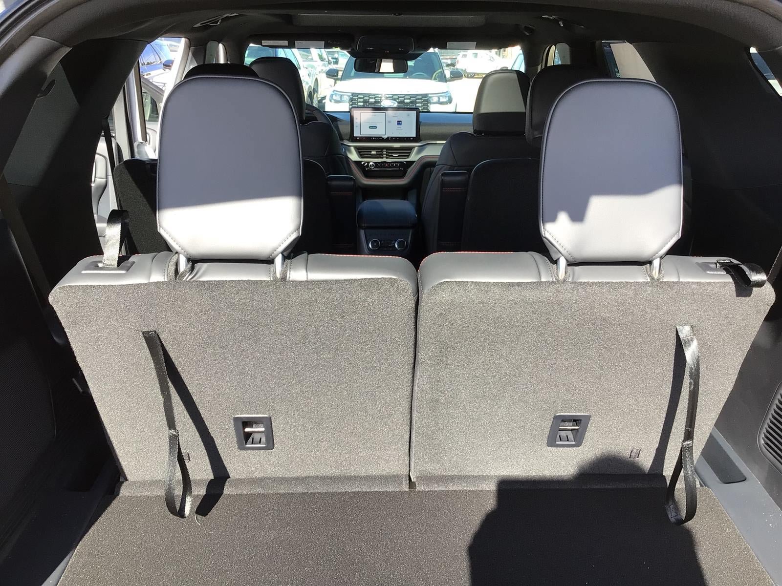 New 2026 Ford Explorer ST-Line w/ ST-Line Street Pack AWD/4WD image 15