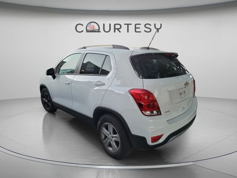 Used 2021 Chevrolet Trax LT FWD image 11