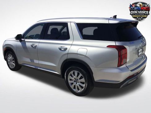 Used 2024 Hyundai Palisade SEL FWD image 3