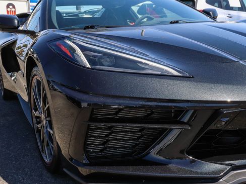 Used 2023 Chevrolet Corvette Stingray Premium Conv w/ Z51 Performance Package RWD image 6