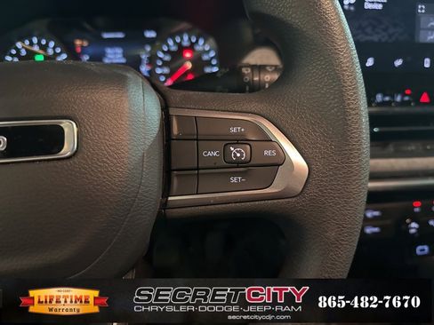 Used 2023 Jeep Compass Sport image 36