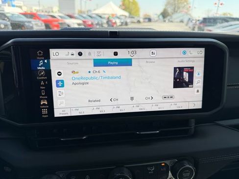 Used 2025 Jeep Wrangler Sahara image 19