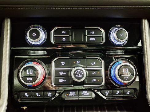 Used 2023 GMC Yukon XL Denali image 20