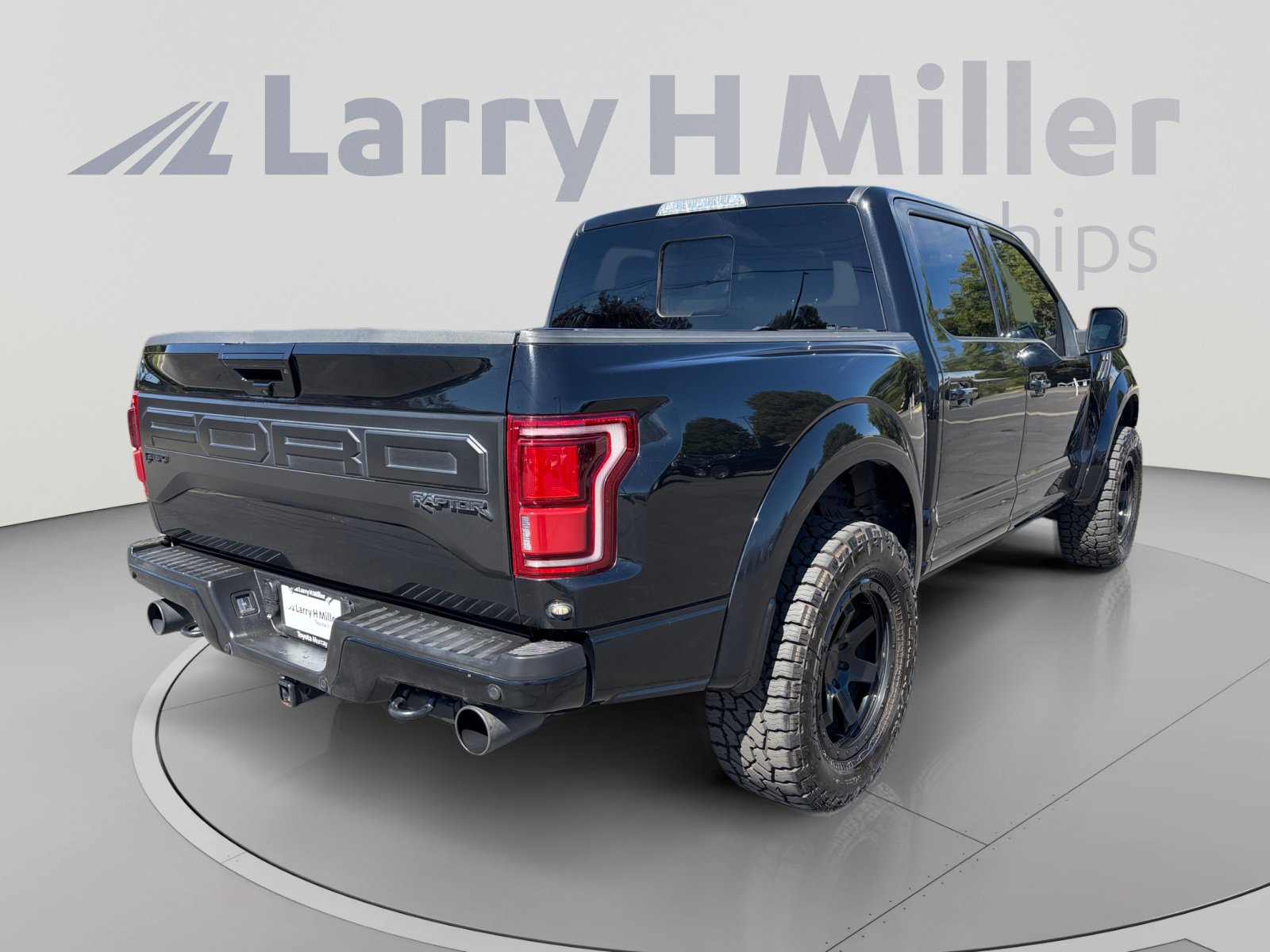 Used 2018 Ford F150 Raptor w/ Equipment Group 802A Luxury AWD/4WD image 5