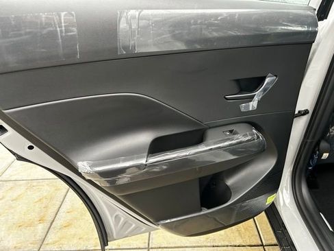 New 2026 Hyundai Kona SE image 9