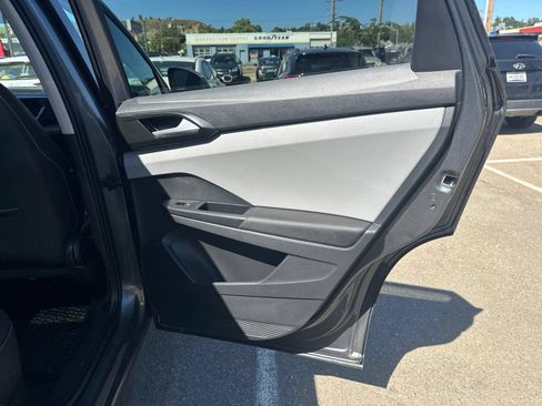 Certified 2023 Volkswagen Taos SE AWD/4WD image 33