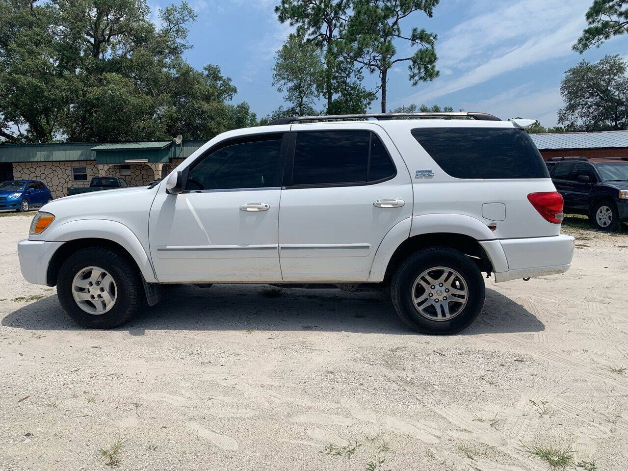 Used 2006 Toyota Sequoia SR5 RWD image 2