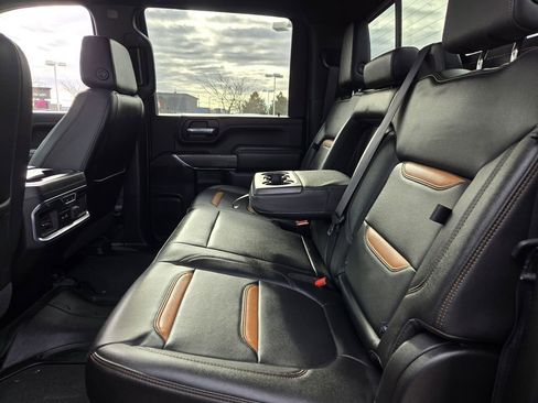 Used 2021 GMC Sierra 2500 AT4 w/ AT4 Premium Plus Package image 3