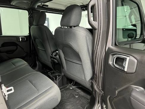 Used 2025 Jeep Wrangler Unlimited Sport AWD/4WD image 46