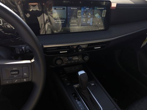 New 2026 Nissan Kicks SV image 10