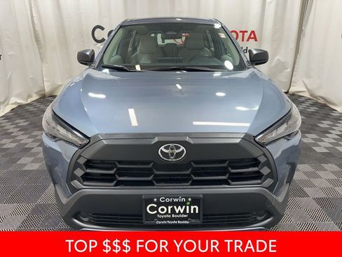 Used 2026 Toyota Corolla Cross L image 2