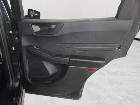 Used 2022 Ford Escape SE w/ Convenience Package FWD image 46