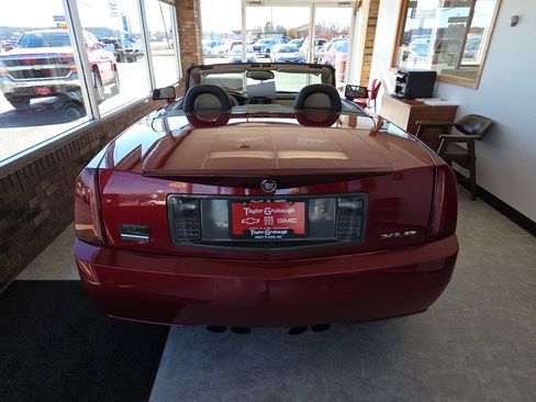 Used 2008 Cadillac XLR image 5