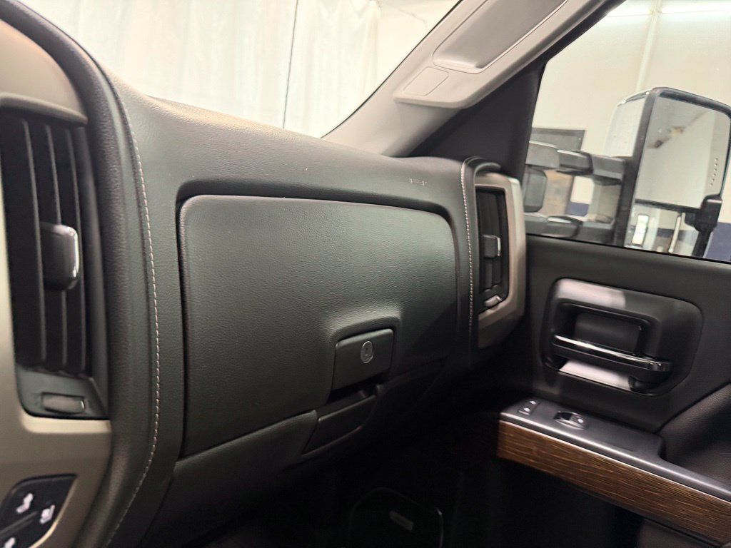 Used 2019 GMC Sierra 3500 Denali w/ Duramax Plus Package AWD/4WD image 20