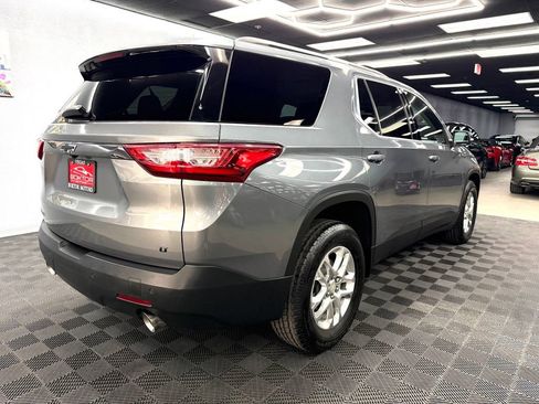 Used 2021 Chevrolet Traverse LT FWD image 14