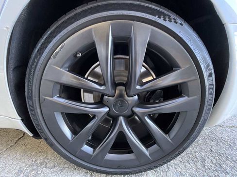 Used 2022 Tesla Model S Plaid image 30