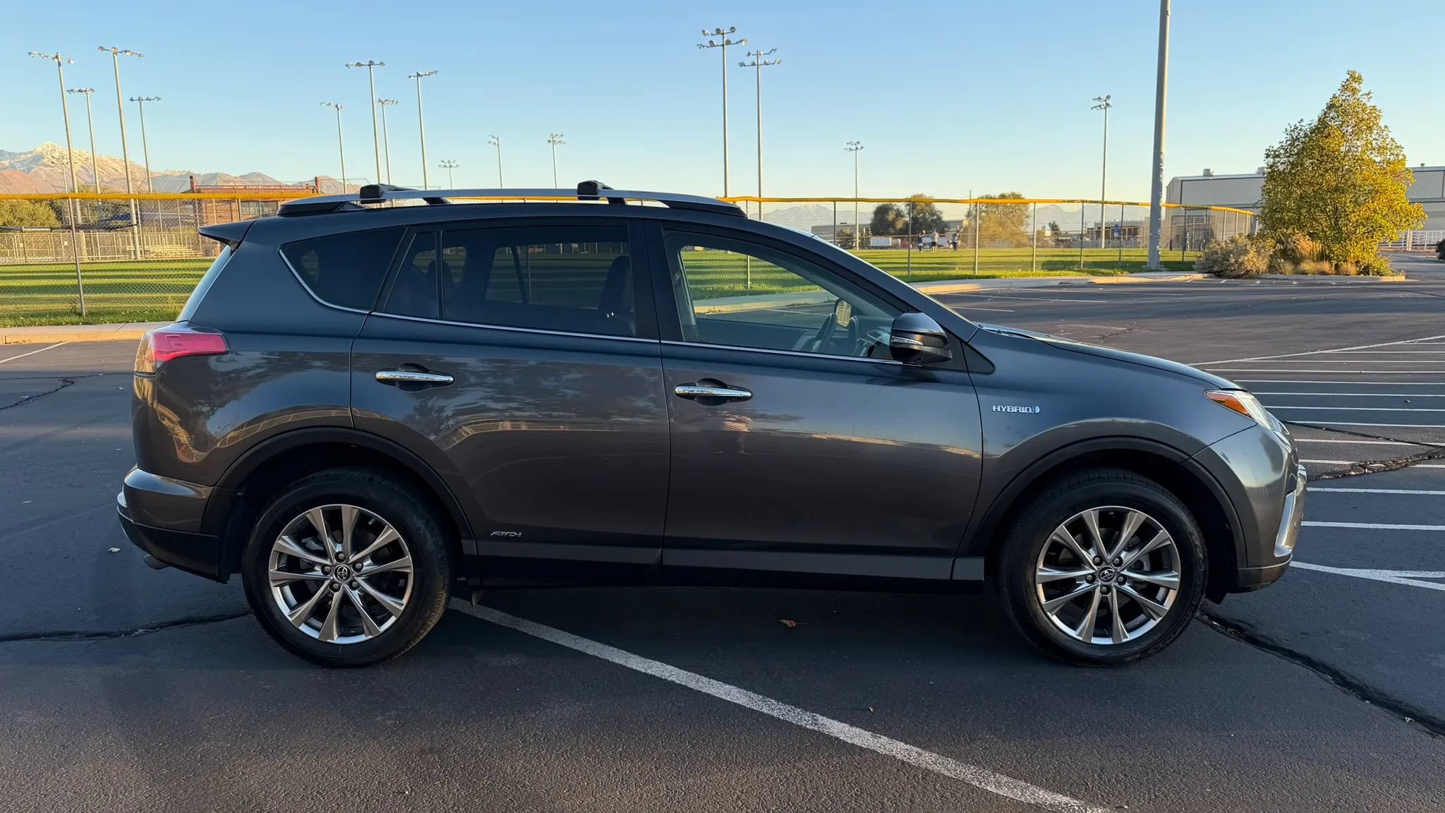 Used 2017 Toyota RAV4 Limited w/ Advanced Technology Package AWD/4WD image 7