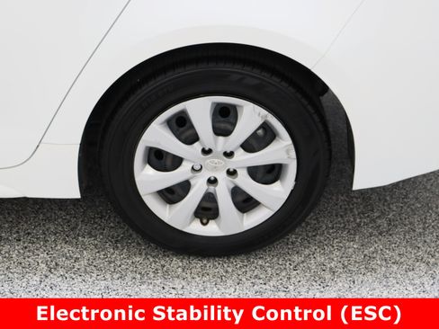 Used 2022 Toyota Corolla LE image 10