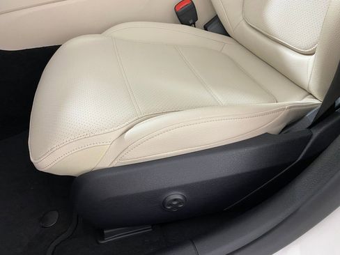 New 2025 Mercedes-Benz C 300 4MATIC Sedan image 12