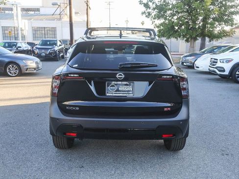 New 2026 Nissan Kicks SR w/ Illumination Package FWD image 7