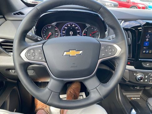 Used 2023 Chevrolet Traverse Premier AWD/4WD image 17