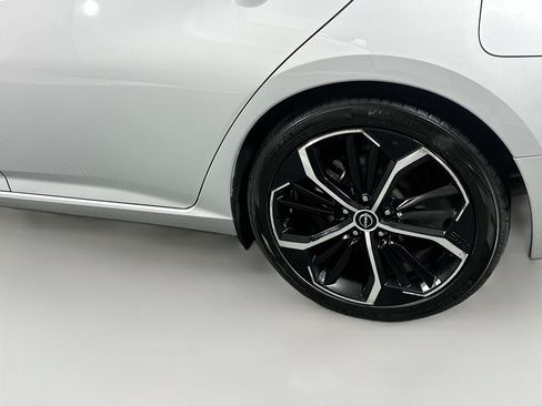 Used 2024 Nissan Altima 2.5 SR FWD image 11