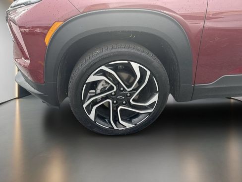 Used 2024 Chevrolet TrailBlazer RS w/ Convenience Package AWD/4WD image 3