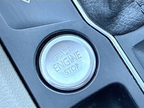 Used 2019 Volkswagen Atlas SE FWD image 34