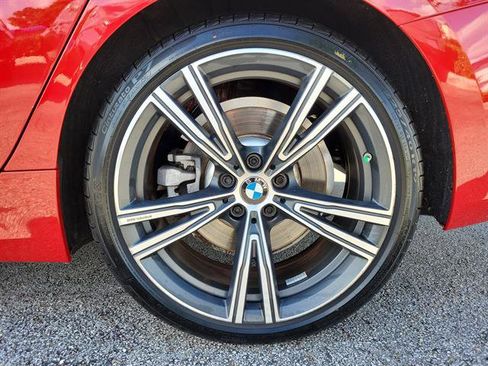 Used 2021 BMW 330i Sedan w/ Premium Package image 9