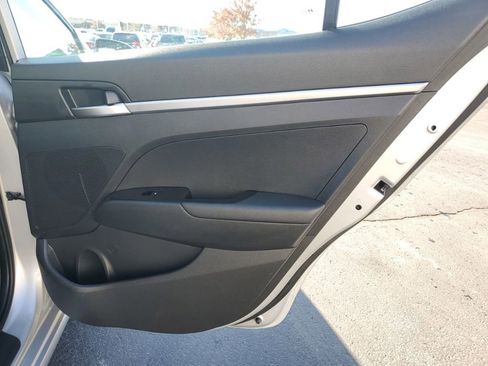 Used 2019 Hyundai Elantra SE w/ Cargo Package image 34