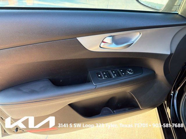 Used 2023 Kia Forte LX FWD image 13