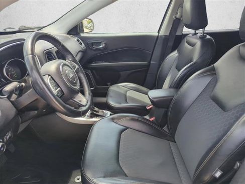 Used 2017 Jeep Compass Latitude w/ Popular Equipment Group FWD image 11