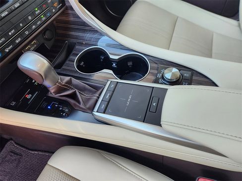 Used 2020 Lexus RX 350 AWD w/ Luxury Package image 19