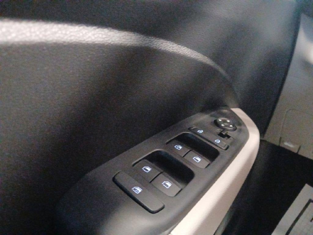 New 2026 Hyundai Venue SEL FWD image 12