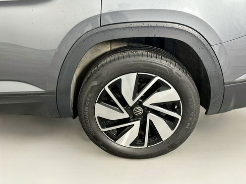 Used 2025 Volkswagen Atlas SE AWD/4WD image 11